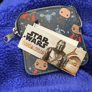 NWT FUNKO DISNEY - THE MANDALORIAN ALL OVER PRINT ZIP COIN PURSE
